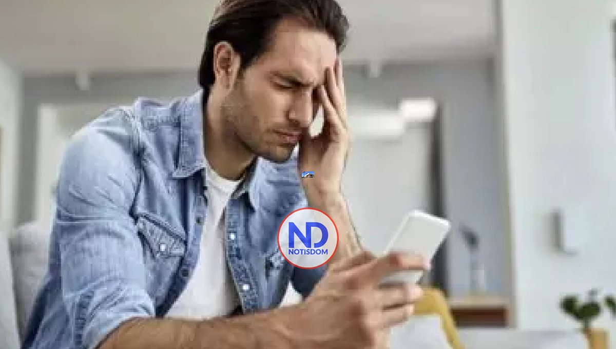 El uso excesivo del celular provoca dolores de cabeza y cuello