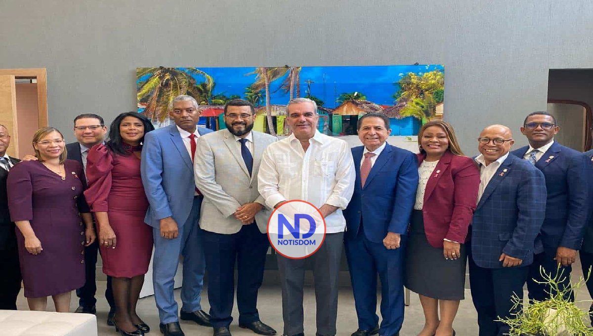 Abinader acuerda no gravar a las iglesias como lo establece proyecto de reforma fiscal