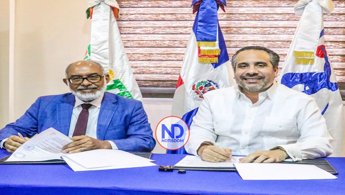 INEFI y FEDOTENIS firman acuerdo para apoyar y capacitar tenis escolar