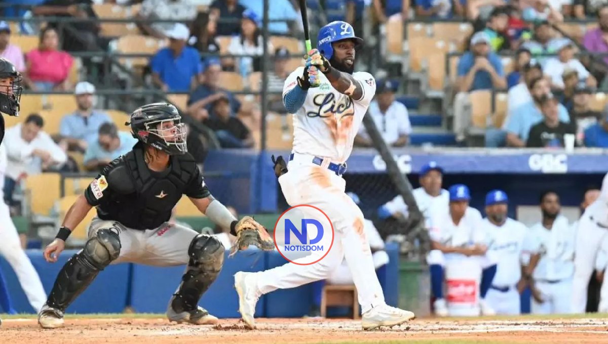 Johnson, Martínez y Aquino jonronean, Licey aplasta a las Estrellas