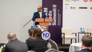 Ministro dice Gobierno invierte US$1,600 mm en obras viales