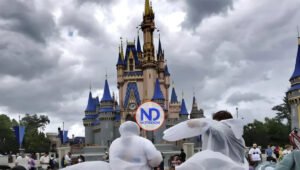 Disney World reabre sus parques temáticos de Florida, tras el paso de huracán Milton