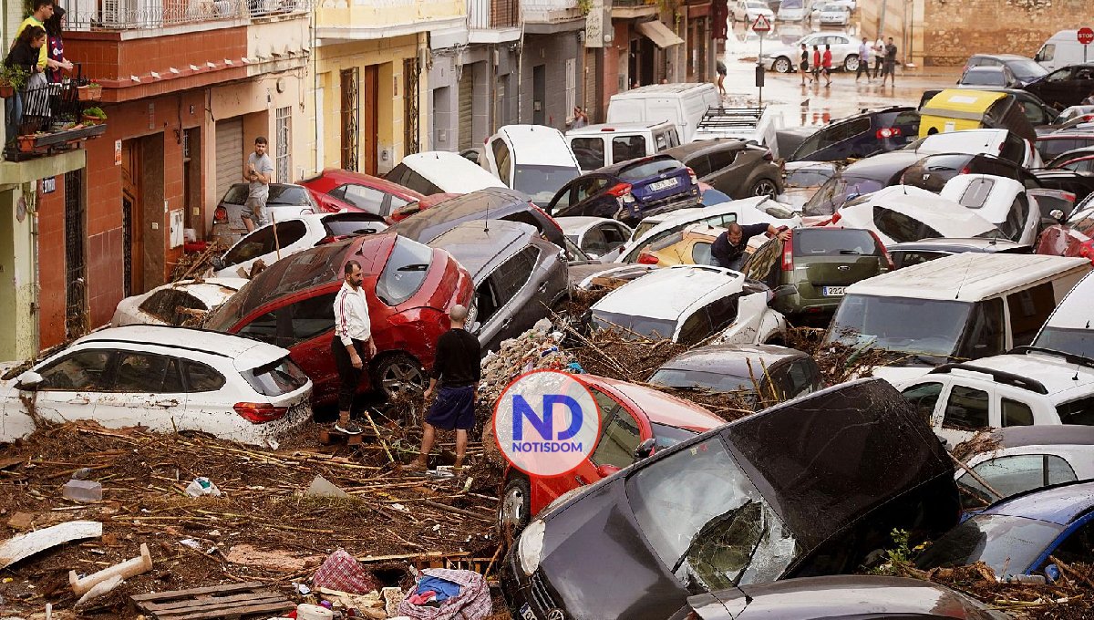 Inundaciones dejan 72 muertos y decenas desaparecidos