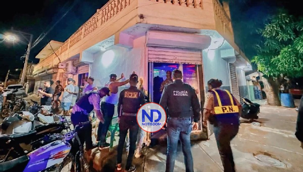 Interior y Policía interviene 12 centros diversión en Santiago