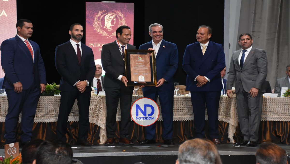 Luis Brache es reconocido con la Medalla de Honor al Mérito 2023