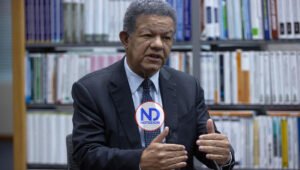 LF dice Gobierno ha otorgado a haitianos 400,00 visas turistas