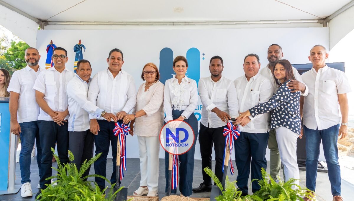 Raquel Peña entrega escuela, campo de béisbol y da palazo para ampliar hospital en el Sur