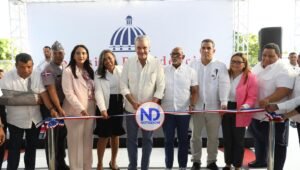 Presidente Abinader inaugura obras deportivas, destacamento policial e infraestructuras navales