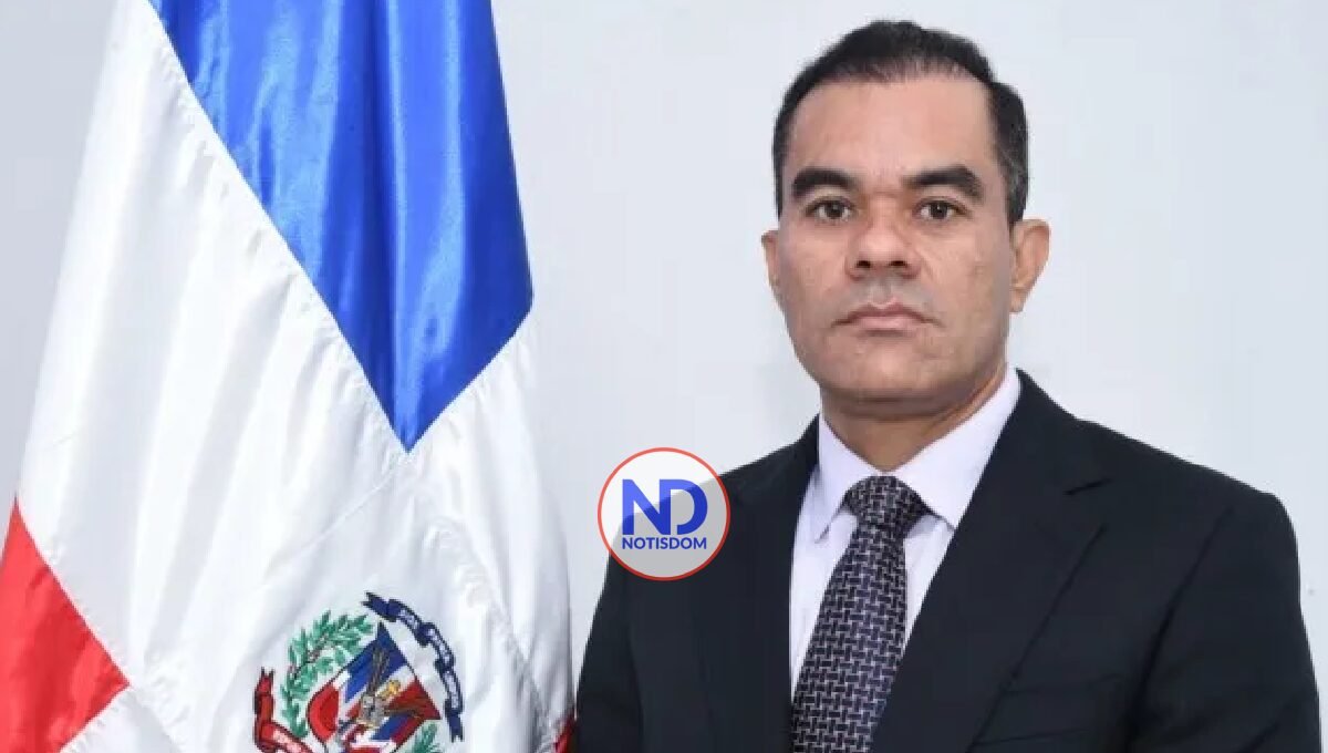 Abinader designa a Elías Báez como director general de Información y Defensa de los Afiliados