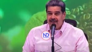 Maduro dice Corina Machado «huyó» a España; ella lo niega