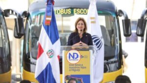 Raquel Peña inaugura Sistema Nacional de Transporte Estudiantil (TRAE) en Santiago