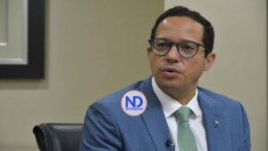 Freund desmiente aumentos desmedidos nómina pública