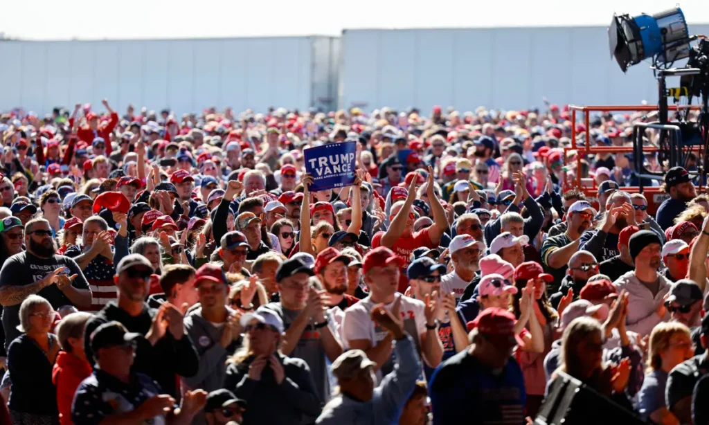 Simpatizantes de Donald Trump Trump vuelve a atacar a los migrantes indocumentados