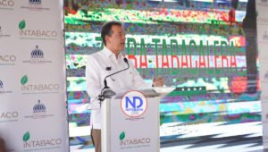 Ministro Víctor Bisonó destaca la evolución industria tabacalera RD