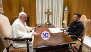 Zelenski se reúne con el papa en el Vaticano y le regala un óleo sobre masacre de Bucha