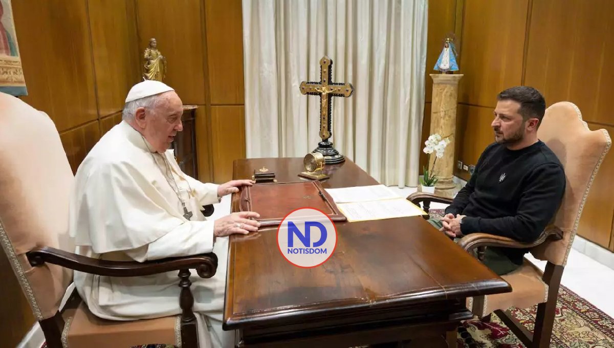 Zelenski se reúne con el papa en el Vaticano y le regala un óleo sobre masacre de Bucha