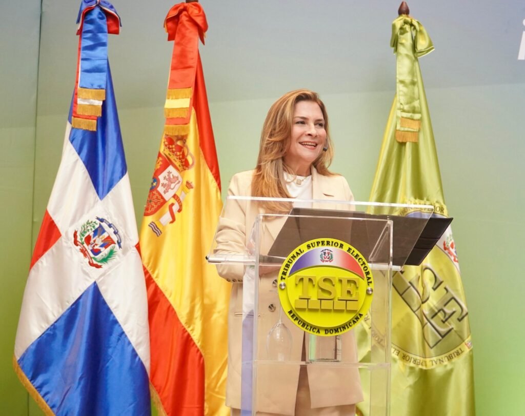 alcaldesa Carolina Mejia TSE concluye congreso internacional “Democracia en América Latina”