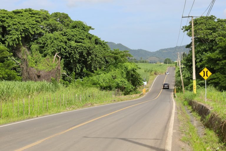 carretera El Seibo Cruce Pavon El Gobierno inaugura obras en El Seibo y San Pedro de Macorís