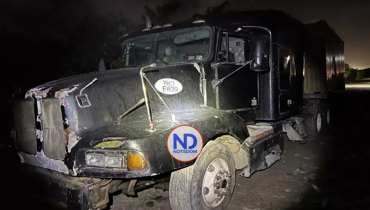 Conductor abandona camión con 67 paquetes de cocaína; DNCD incauta 371 en dos acciones distintas