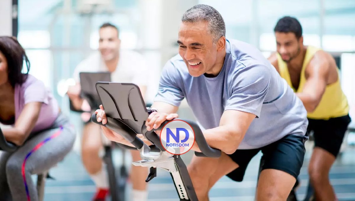 El ejercicio que deben hacer las personas mayores de 40 años según expertos en longevidad