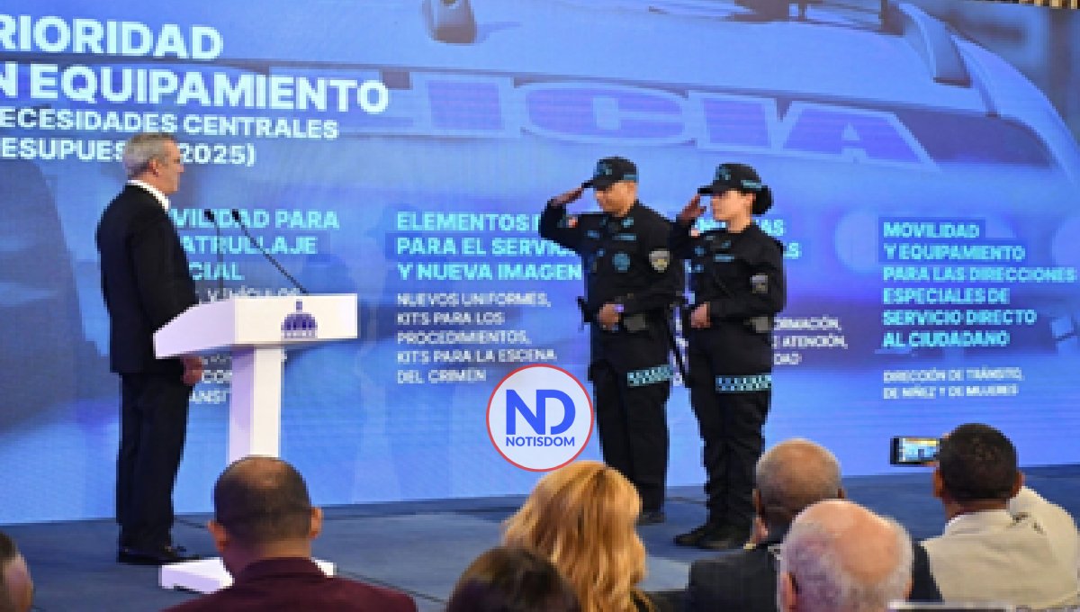 Abinader presenta prototipo nuevo uniforme usará la Policía