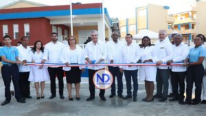 Abinader inaugura obras en SC, encabeza desfile Día Constitución