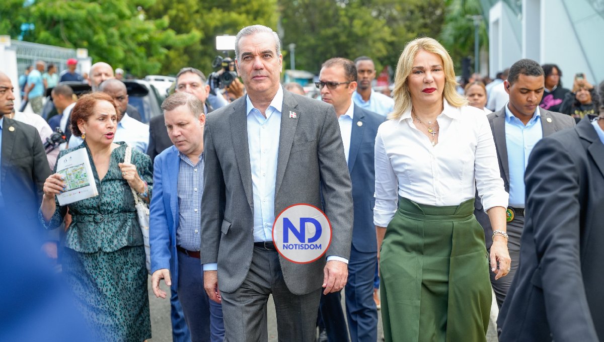 Presidente Abinader dominicano recorre la Feria Internacional del Libro