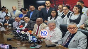 Colegio Médico llega acuerdo con el Gobierno; el paro no va