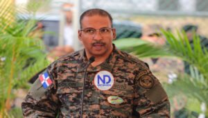 Ministro Defensa designa mayor general Colón jefe de los JJCC