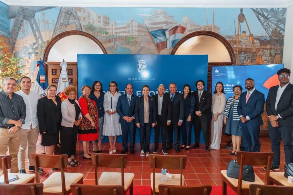 El CESM Juramentan Consejo Económico y Social Municipal del Distrito Nacional (2024-2028)