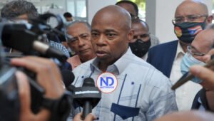 NY rechaza deportaciones pero pide solución a crisis migratoria