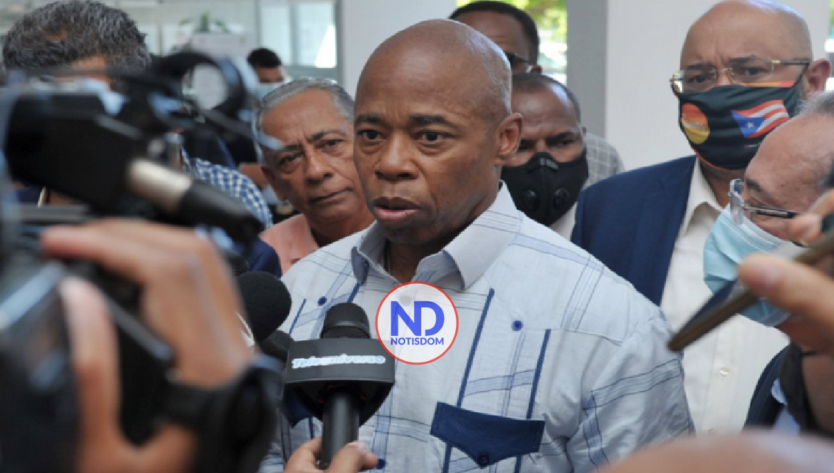 NY rechaza deportaciones pero pide solución a crisis migratoria