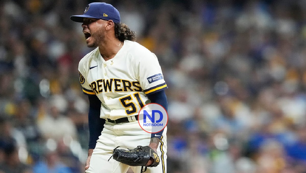 Brewers toma opción US$8 MM del dominicano Freddy Peralta