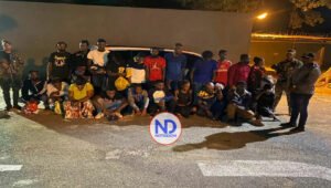 Interceptan dos vehículos con 22 haitianos en Mao