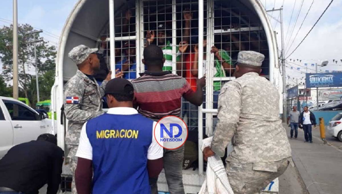 Haitianos hieren de bala y golpean con pala un agente de Migración en Piantini