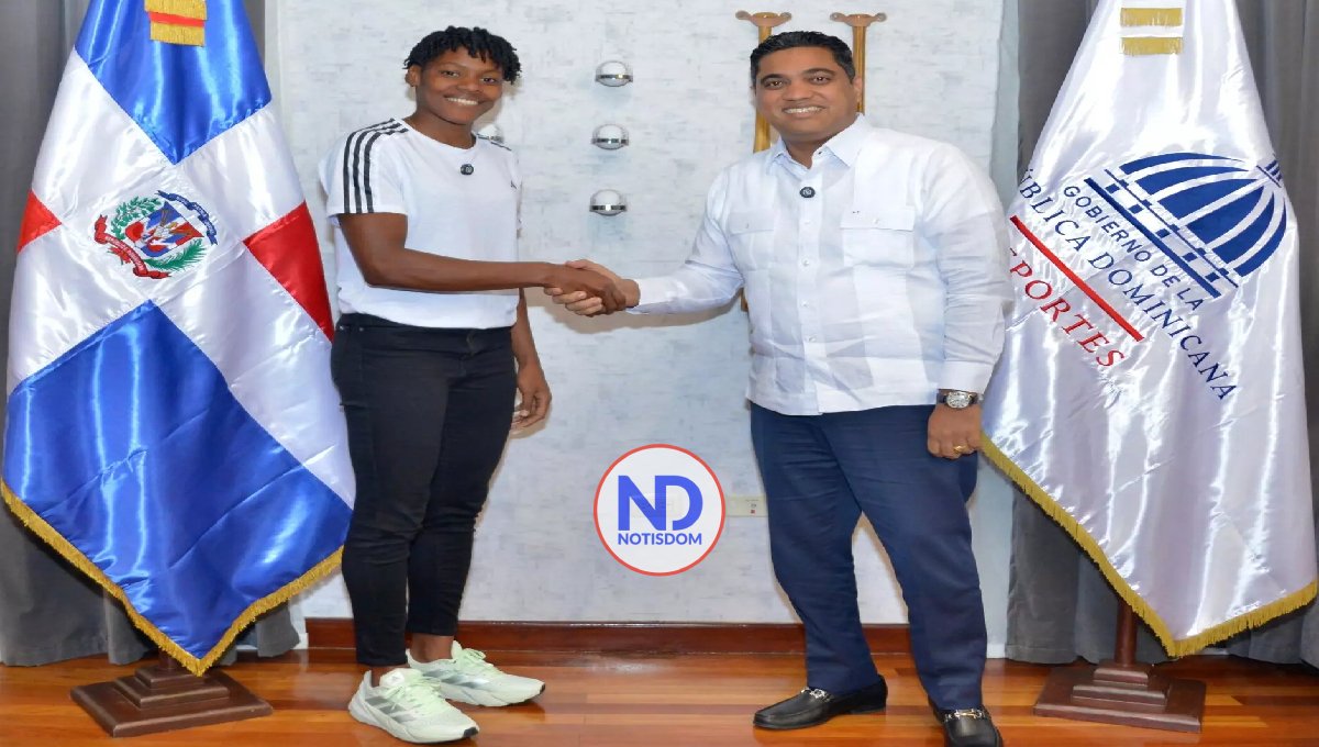 Ministro Kelvin Cruz resalta a Marileidy Paulino como “un referente” del deporte