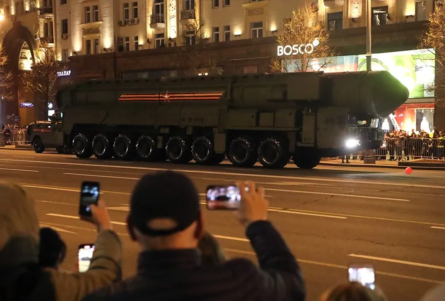 Lanzadores de misiles balisticos Rusia lanza por primera vez un misil balístico contra Ucrania