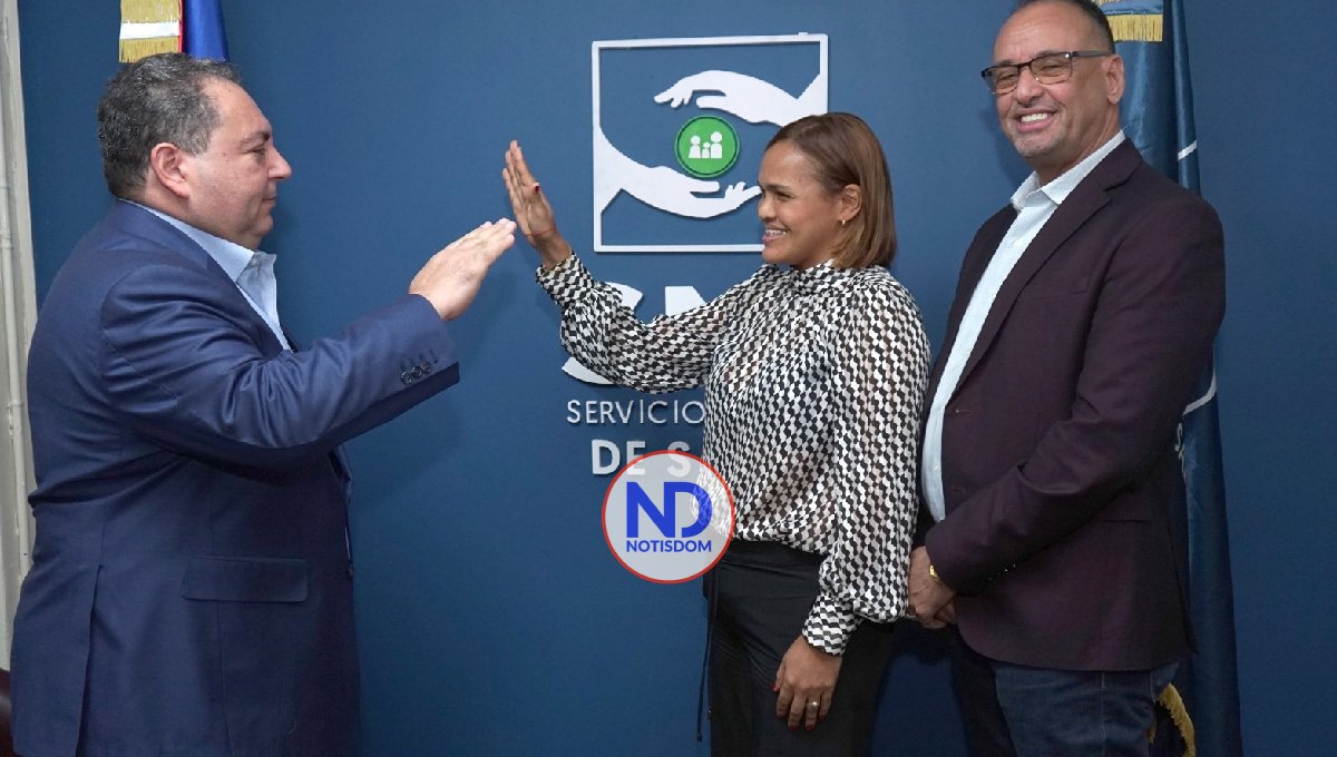 Juramentan nuevos directores en tres hospitales del SRS Nordeste