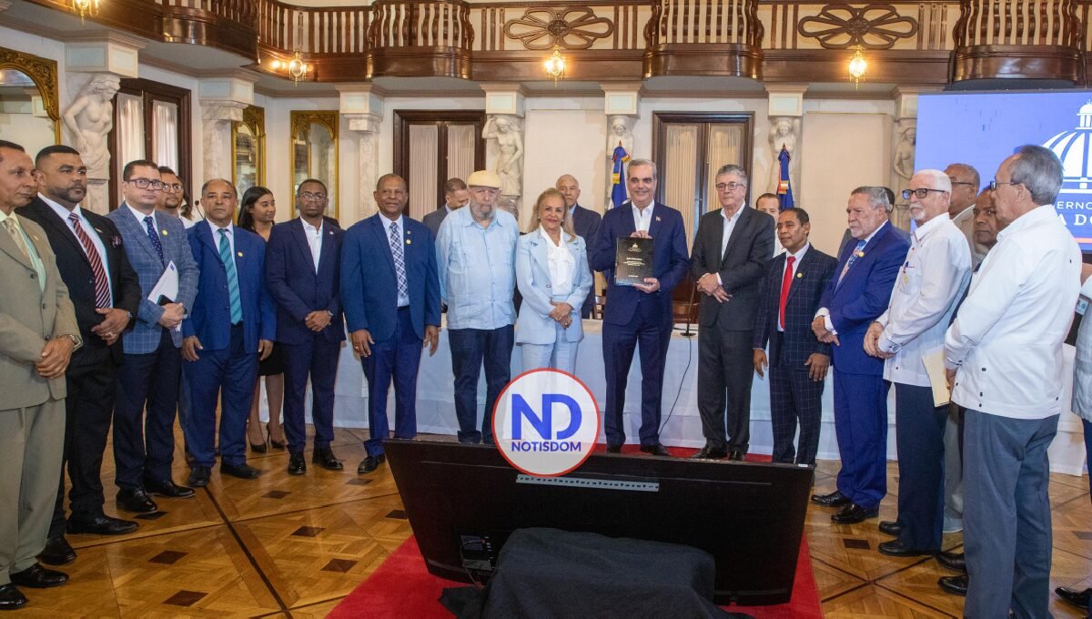 Presidente Luis Abinader juramenta comités de apoyo a la reforma penitenciaria 2 Presidente Luis Abinader juramenta comités de apoyo a la reforma penitenciaria