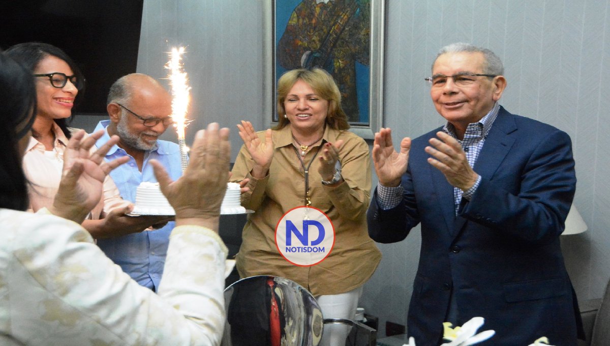 Dirigentes peledeístas felicitan a Danilo Medina por su cumpleaños número 73