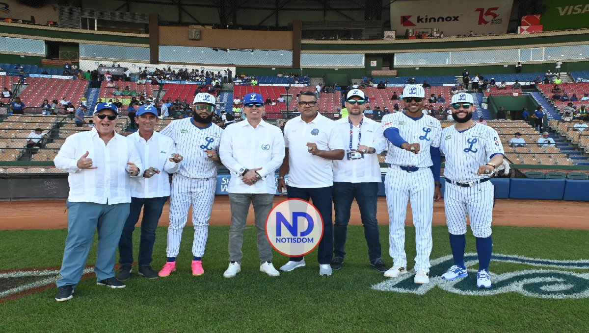 Licey hace entrega de anillos de bicampeones