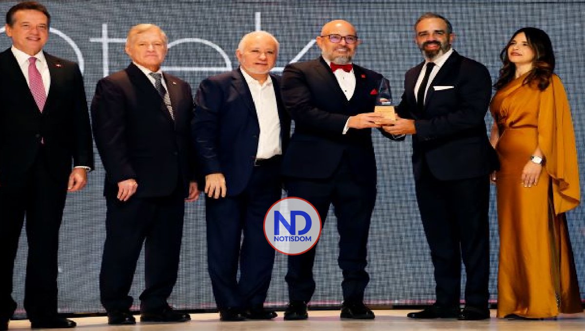 iQtek recibe Premio Nacional a la Calidad del Sector Privado en RD 2 iQtek recibe Premio Nacional a la Calidad del Sector Privado en RD