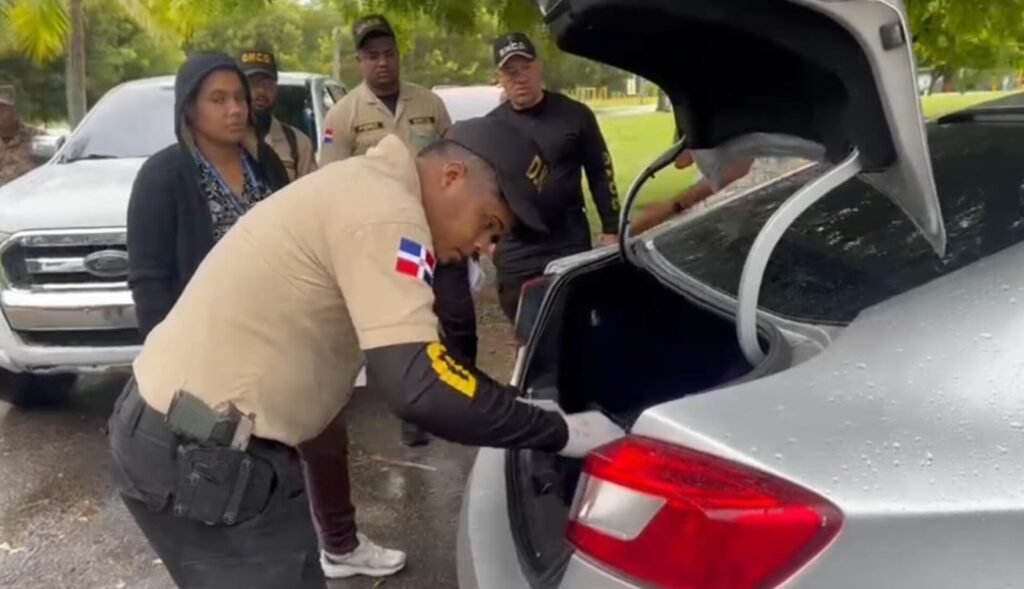marihuana 19 Detienen a dos hombres con 4 paquetes presuntamente de marihuana en Barahona