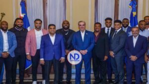 El Presidente Abinader celebra la Navidad con Grandes Ligas