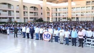 Abinader entrega títulos, asiste a distintas actividades en Suroeste