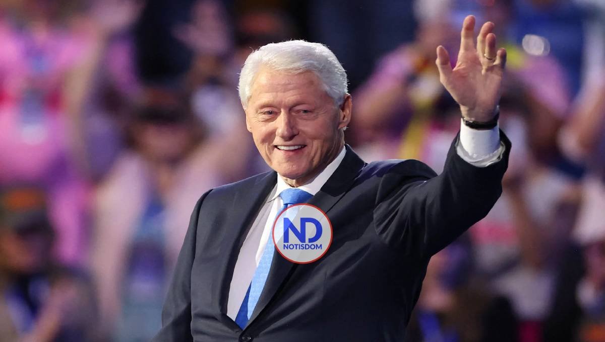 Bill Clinton sale del hospital al que había sido ingresado por gripe