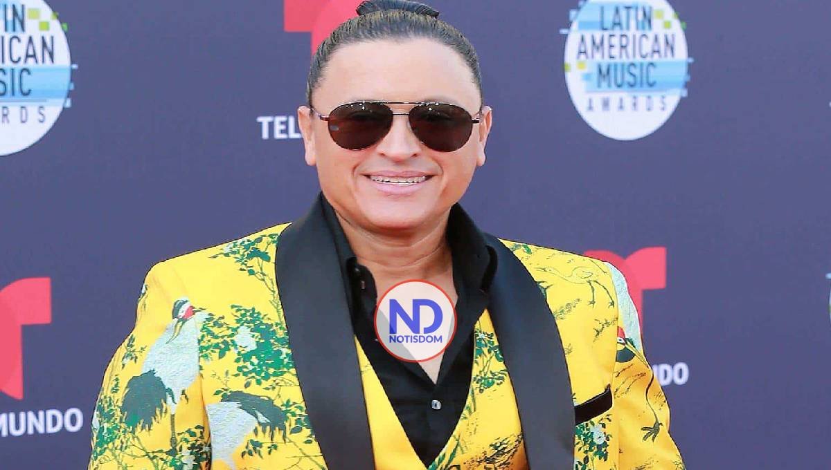 Elvis Crespo se divorcia tras 15 años de matrimonio