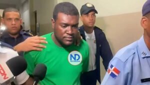 Prisión para profesor acusado de violar a estudiante