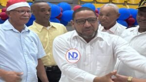 Diputado realiza cena navideña a habitantes de Monte Plata