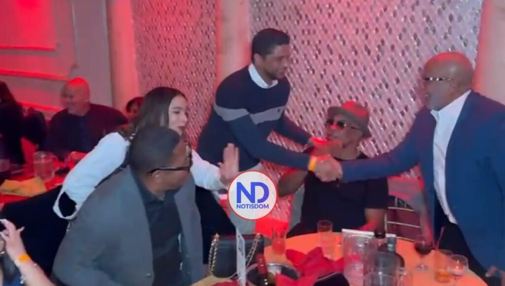 NOTISDOM FOTOS PF 81 Senador de San Cristóbal cumple su promesa con Haineros del Exterior